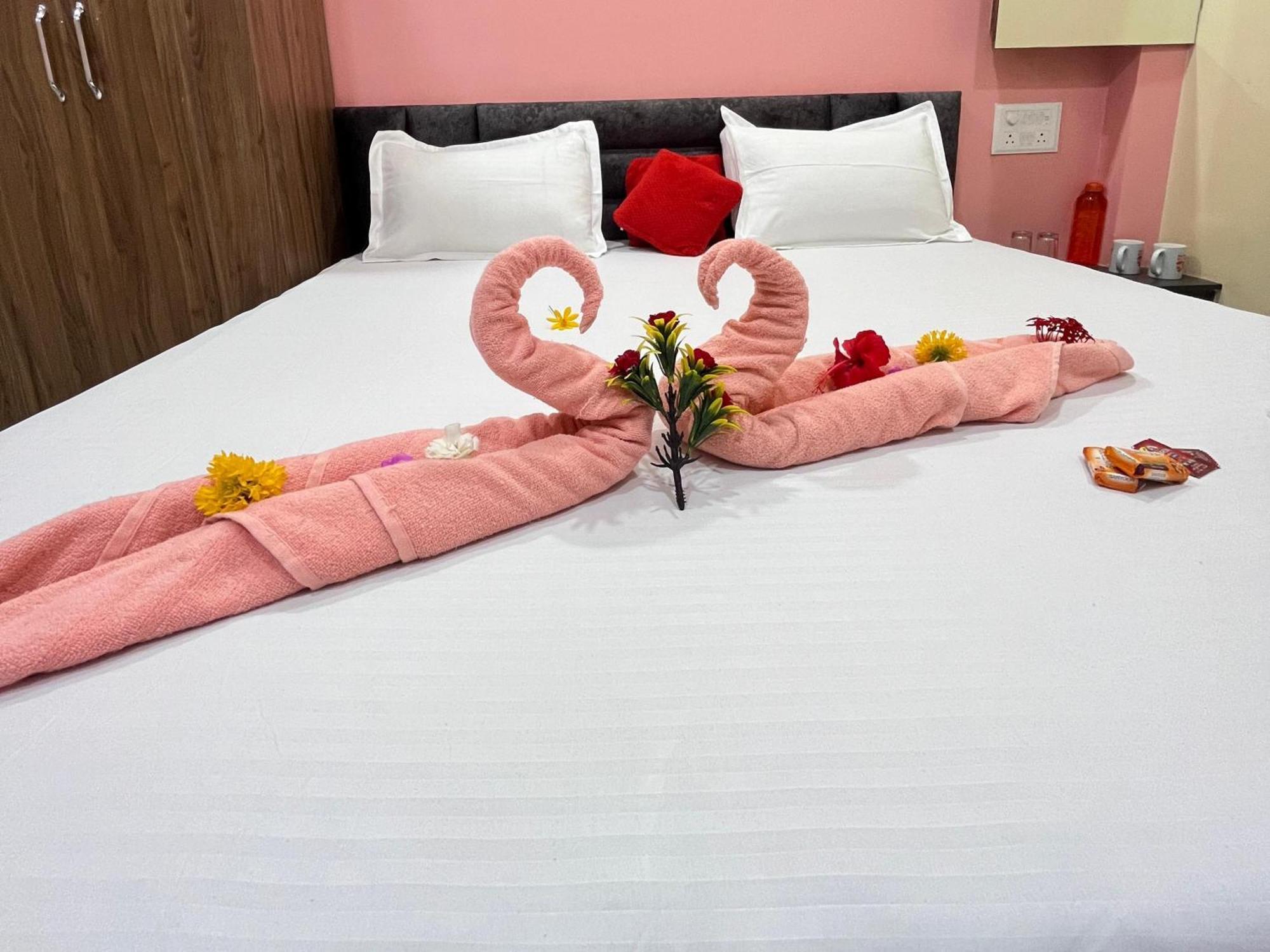 Jai Swaminarayan Delux Homestay Garudeshwar Εξωτερικό φωτογραφία