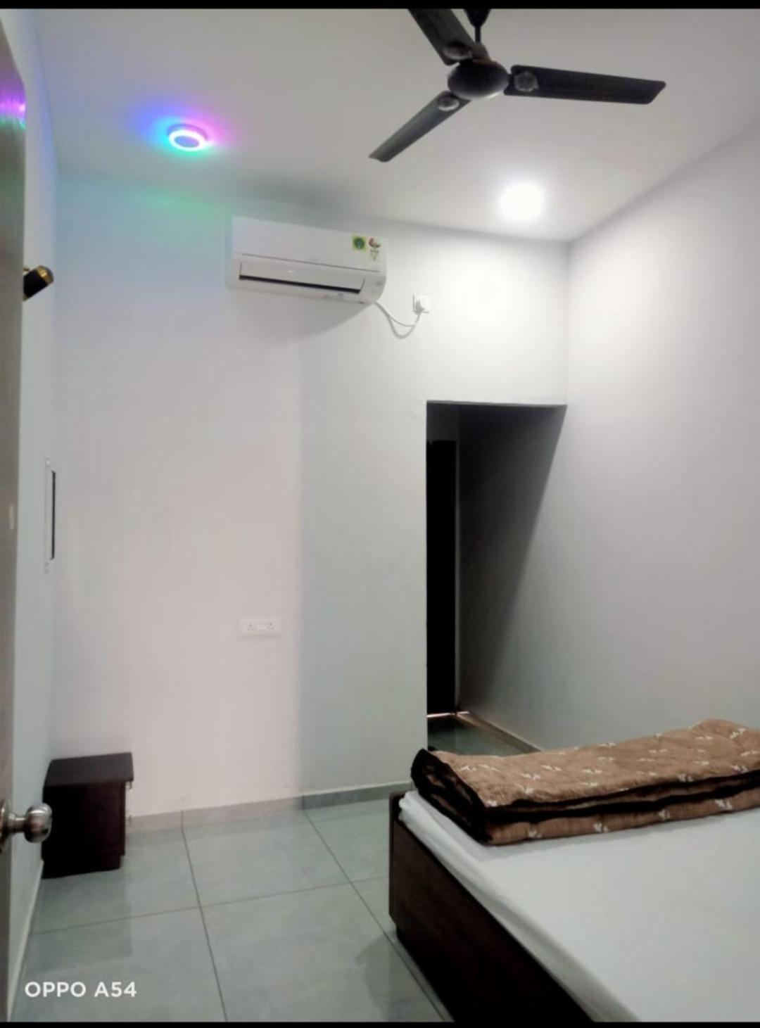 Jai Swaminarayan Delux Homestay Garudeshwar Εξωτερικό φωτογραφία