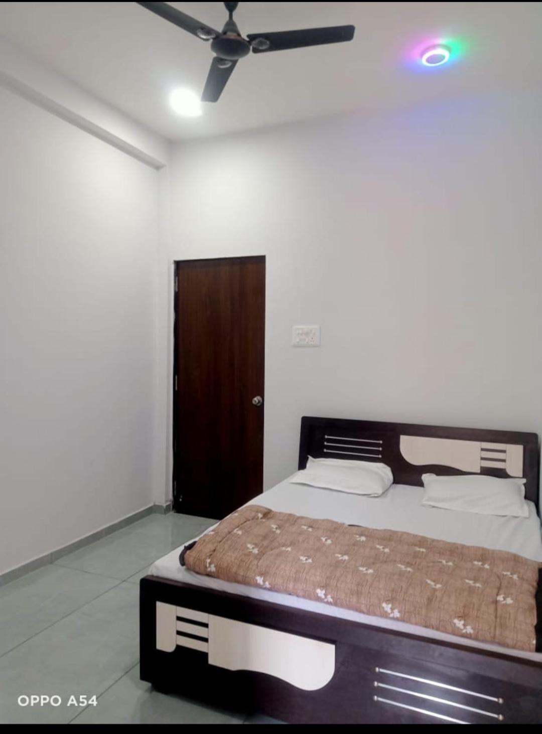 Jai Swaminarayan Delux Homestay Garudeshwar Εξωτερικό φωτογραφία